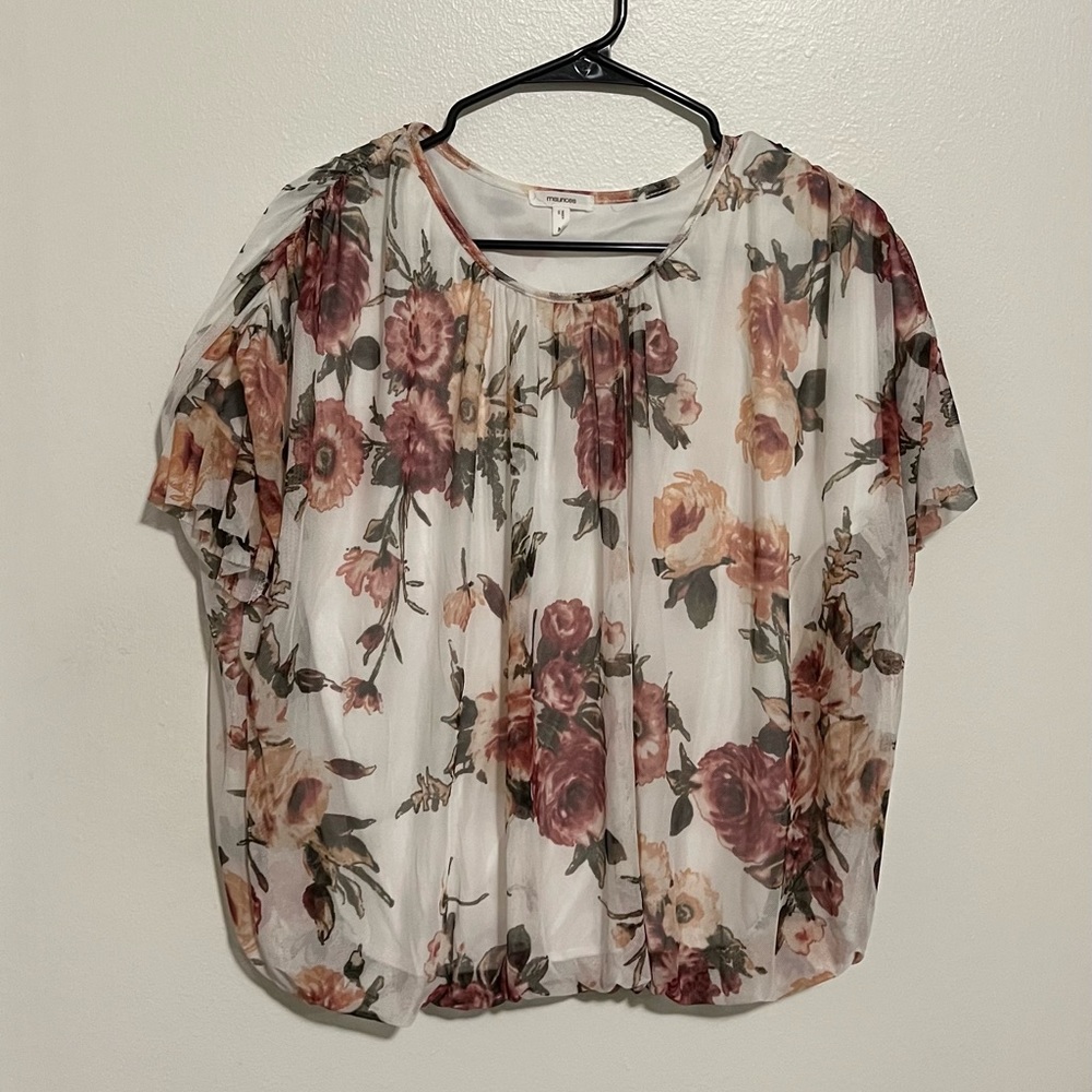 Maurice’s top sz M floral
